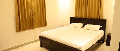 华丽客房 | 办公桌、隔音、免费 WiFi