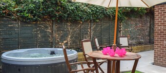 3 bedroom accommodation in Thingwall, near Wirral