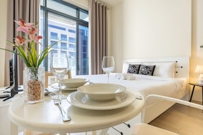 熨斗/熨衣板、WiFi、床单