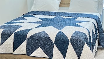 2 Schlafzimmer, Zimmersafe, Schreibtisch, Bügeleisen/Bügelbrett