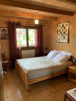 2 多间卧室、熨斗/熨衣板、免费 WiFi