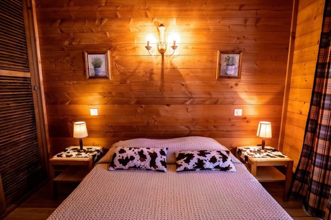 2 bedrooms, iron/ironing board, free WiFi