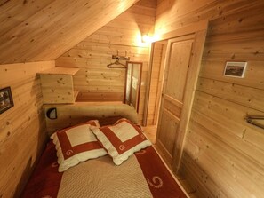 3 chambres, fer et planche à repasser, lit parapluie, Wi-Fi gratuit