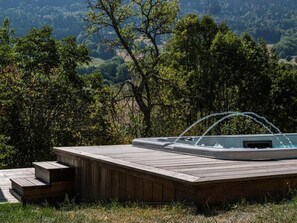 Bain à remous extérieur