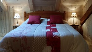 6 chambres, fer et planche à repasser, lit de bébé portatif, Wi-Fi