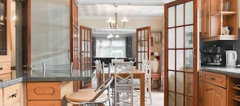 4 bedroom accommodation in Aberystwyth