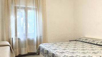 3 bedrooms, WiFi, bed sheets