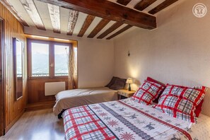 1 bedroom, iron/ironing board, travel cot, free WiFi