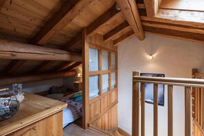 2 soverom, strykejern/-brett, reiseseng for barn og wi-fi (inkludert)