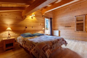 6 多间卧室、熨斗/熨衣板、旅行婴儿床、免费 WiFi