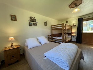 3 bedrooms, iron/ironing board, travel crib, free WiFi
