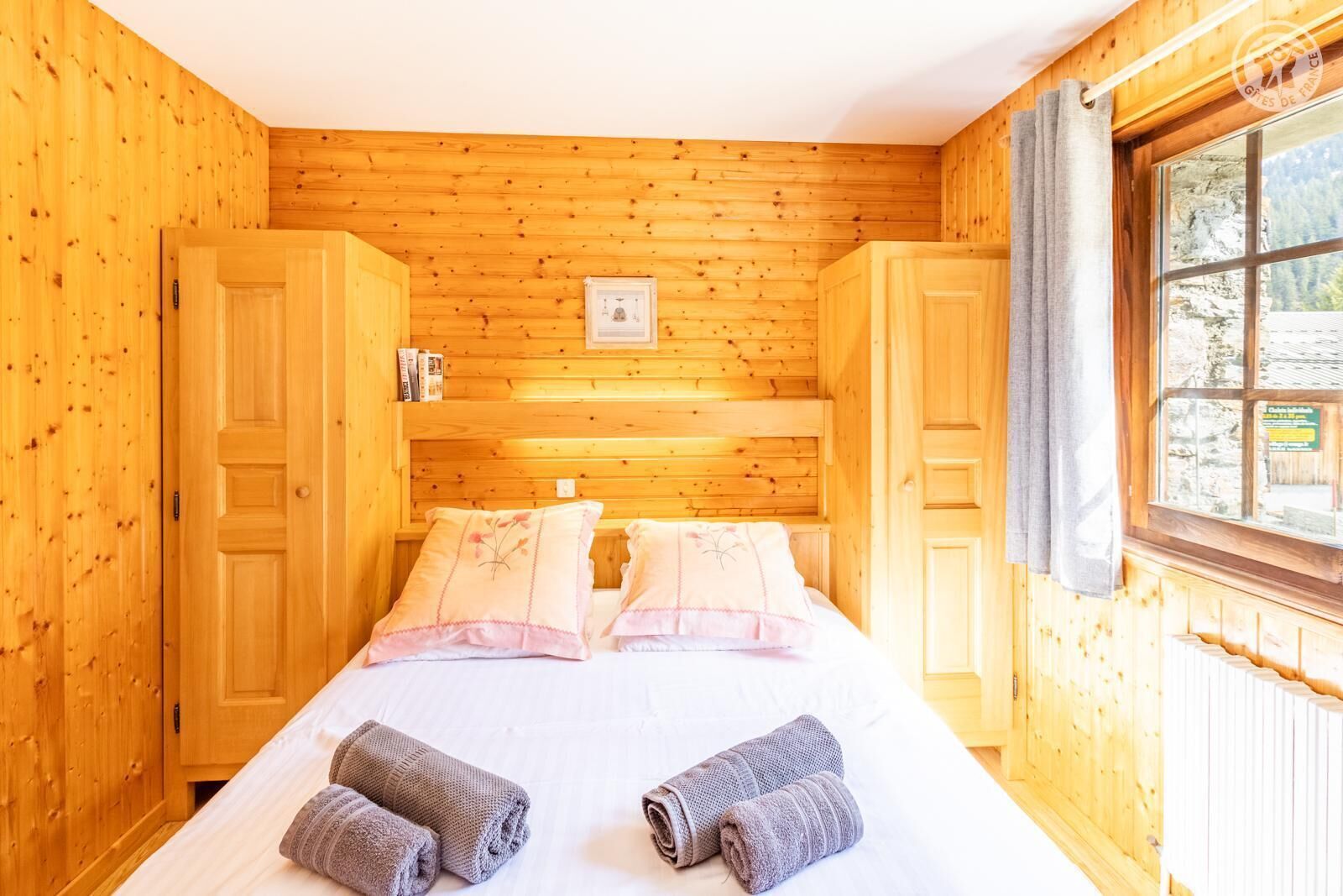 6 chambres, fer et planche à repasser, lit parapluie, Wi-Fi gratuit