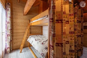 1 bedroom, iron/ironing board, travel cot