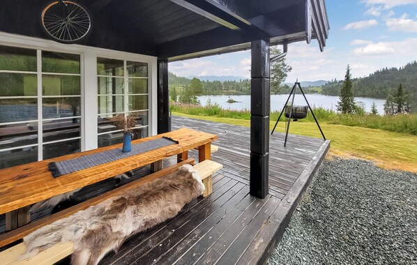 Outdoor dining - Nice home in Vinje with house sea view (Vinje)