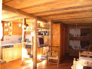 アイロン / アイロン台、旅行用ベビーベッド、WiFi (無料)、ベッドシーツ