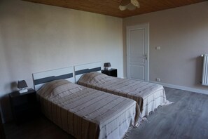 2 bedrooms, iron/ironing board, travel crib, free WiFi