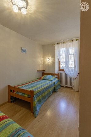2 Schlafzimmer, Bügeleisen/Bügelbrett, Reisekinderbett, kostenloses WLAN