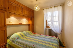 2 Schlafzimmer, Bügeleisen/Bügelbrett, Reisekinderbett, kostenloses WLAN