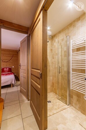 3 Schlafzimmer, Bügeleisen/Bügelbrett, Reisekinderbett, kostenloses WLAN