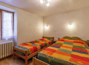2 bedrooms, iron/ironing board, travel cot, free WiFi - LES CAMPANETTES RC - PRALOGNAN LA VANOISE (PRALOGNAN LA VANOISE)