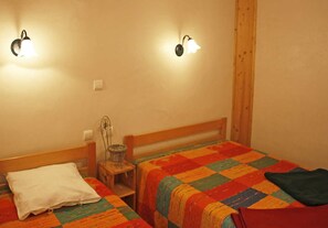 2 Schlafzimmer, Bügeleisen/Bügelbrett, kostenloses WLAN