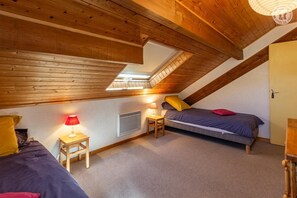 2 室のベッドルーム、アイロン / アイロン台、旅行用ベビーベッド、WiFi (無料)