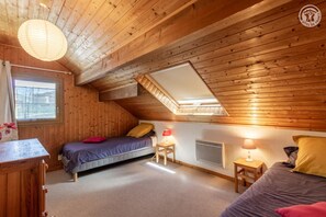 2 bedrooms, iron/ironing board, travel crib, WiFi (free) - LE TALAPET - CONFETTI (ALBIEZ MONTROND)