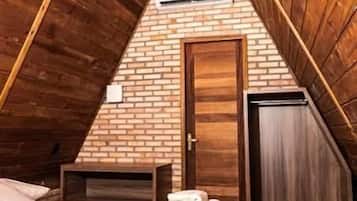 Quarto triplo standard, vista para o jardim | Wi-Fi de cortesia