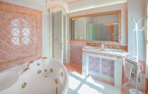 Hair dryer - Gorgeous apartment in Castel Rigone with WiFi (Castel Rigone)