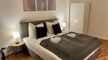 2 Schlafzimmer, Schreibtisch, Bügeleisen/Bügelbrett, kostenloses WLAN