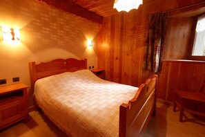 2 chambres, fer et planche à repasser, lit parapluie, Wi-Fi gratuit