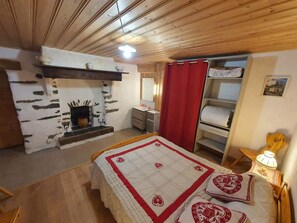 2 Schlafzimmer, BĂŒgeleisen/BĂŒgelbrett, Reisekinderbett, kostenloses WLAN
