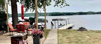 Charming 2-bedroom Lake House