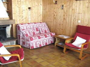 TV, fireplace - LA SOURCE - HAUTELUCE LES SAISIES (HAUTELUCE LES SAISIES)