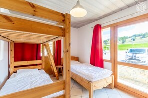 3 sovrum, strykjärn/strykbräda, resesäng och gratis wi-fi