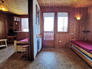 1 Schlafzimmer, Bügeleisen/Bügelbrett
