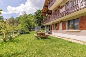 Outdoor dining - LES GRANDS CHAMPS - LA PLAGNE TARENTAISE (LA PLAGNE TARENTAISE)