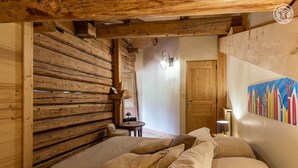 4 soverom, strykejern/-brett, reiseseng for barn og wi-fi (inkludert)