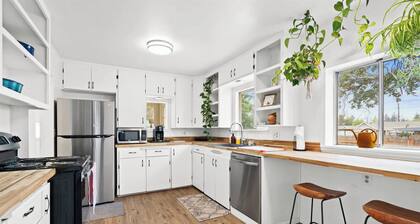 Group-Friendly 4 bed home in Garland District