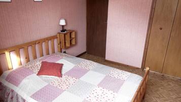 2 dormitorios, tabla de planchar con plancha, wifi gratis