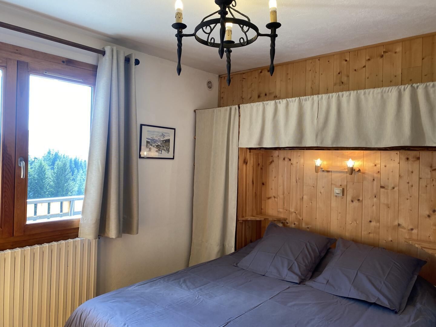 2 bedrooms, iron/ironing board, travel crib, free WiFi