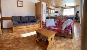 TV, lettore DVD, impianto stereo
