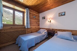 1 bedroom, iron/ironing board, travel crib, WiFi (free)
