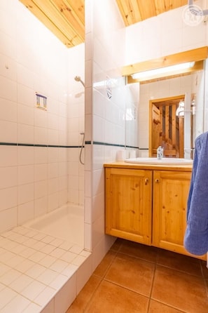 Shower, hair dryer - CHALET LES TACOUNETS (CHAMPAGNY EN VANOISE)