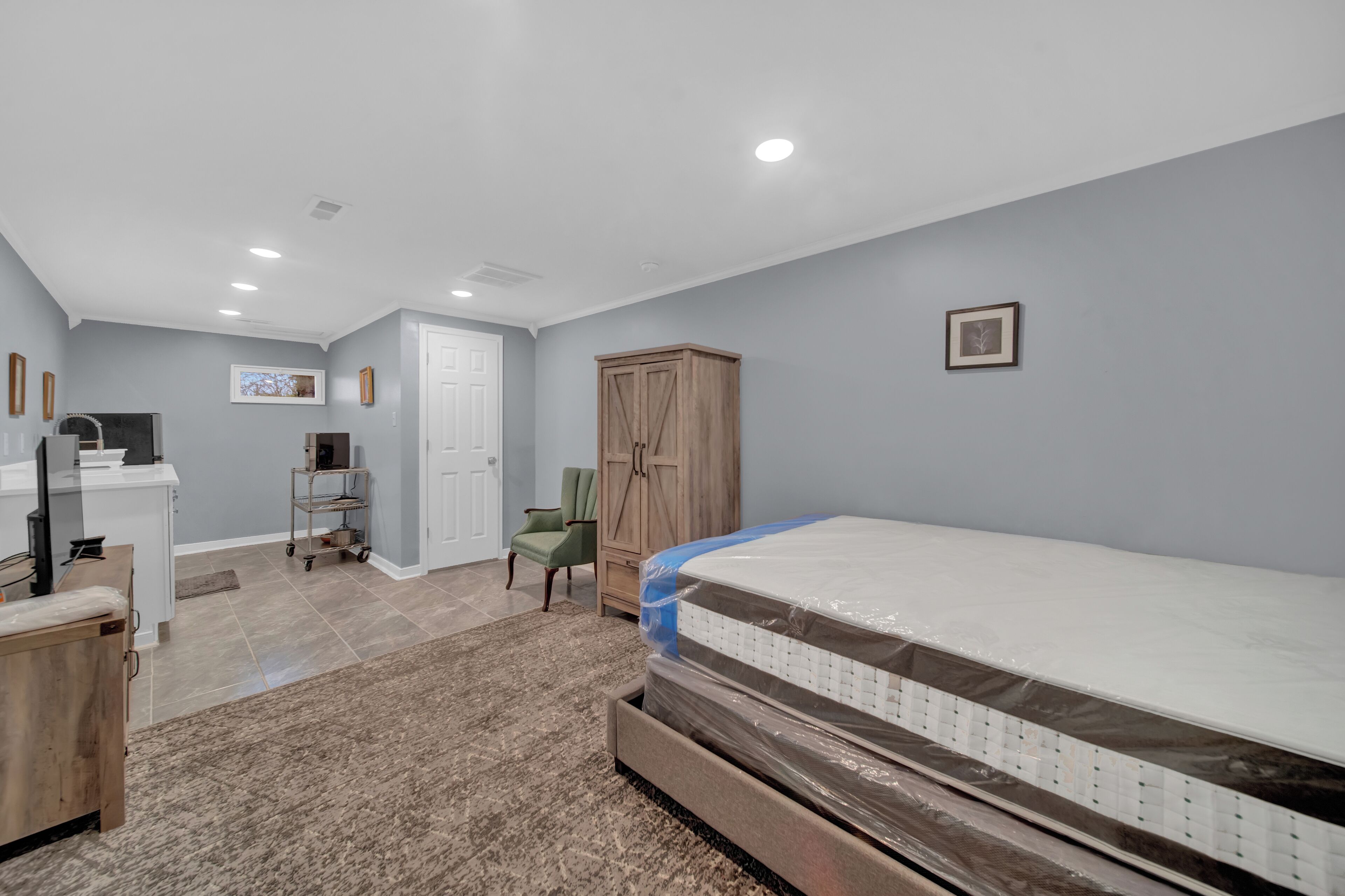 The Cottage Studio Unit 7 with WiFi and AC in lovely Richmond