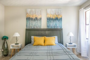 3 bedrooms, desk, iron/ironing board, free WiFi