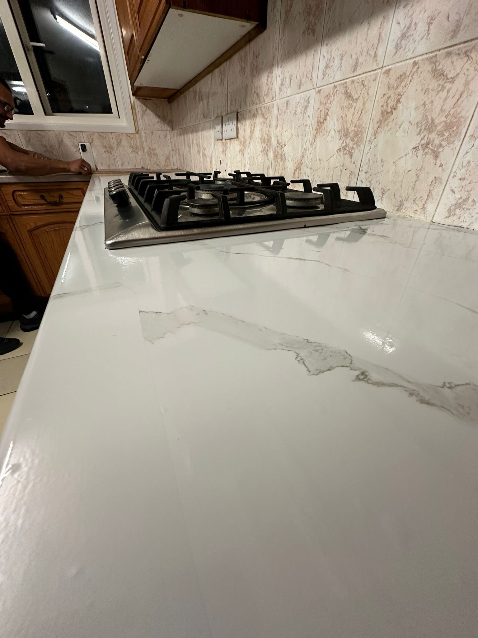 Micro-ondes, four, bouilloire électrique, grille-pain