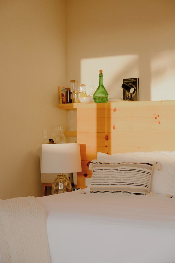 Literie de qualité supérieure, matelas mémoire de forme, minibar
