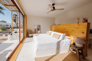 Estudi de luxe, vistes al jardí | Roba de llit d'alta qualitat i matalassos d'escuma viscoelàstica