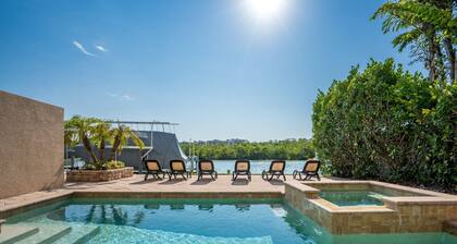 MarcoWaterfront-BalconyViews-Pool+Spa-Fishing